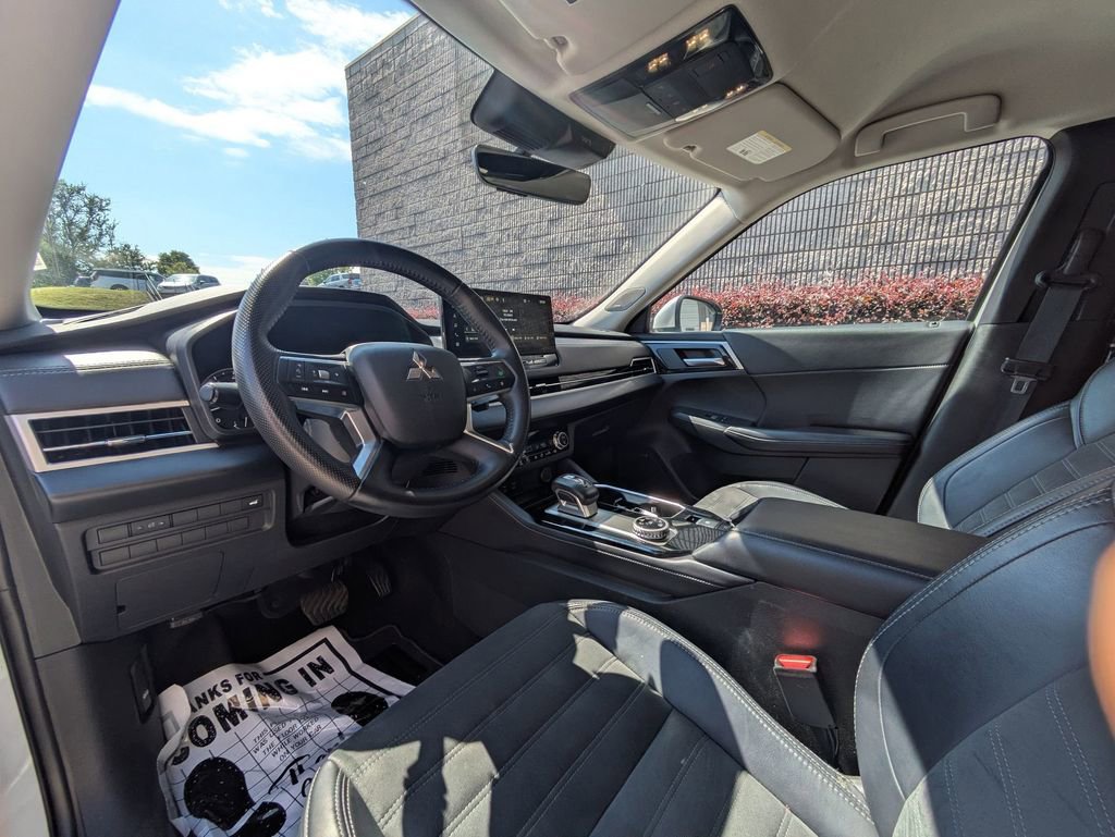 Used 2025 Mitsubishi Outlander SE AWD/4WD image 15