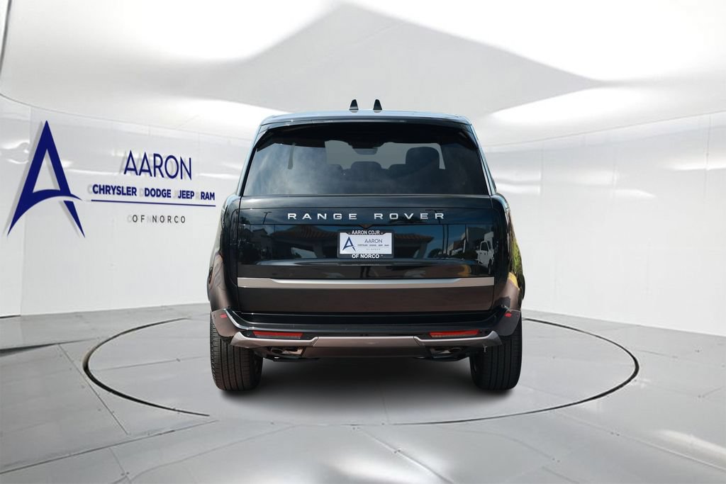 Used 2025 Land Rover Range Rover Long Wheelbase SE AWD/4WD image 3