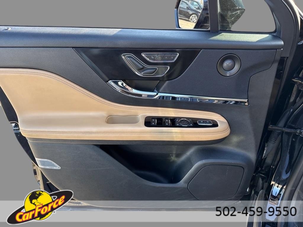 Used 2021 Lincoln Corsair Reserve image 16