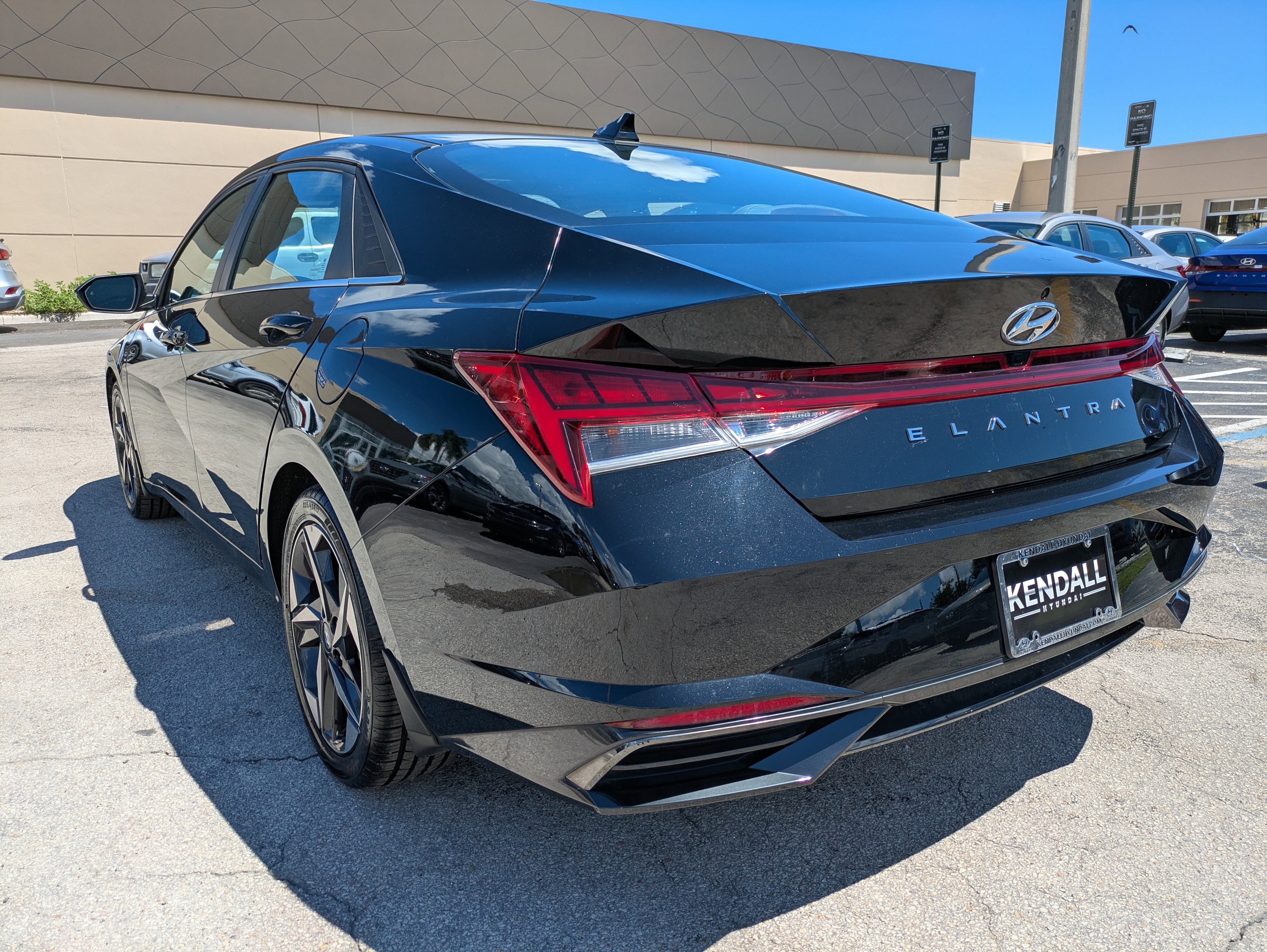Used 2022 Hyundai Elantra SEL w/ Convenience + Premium Package image 6
