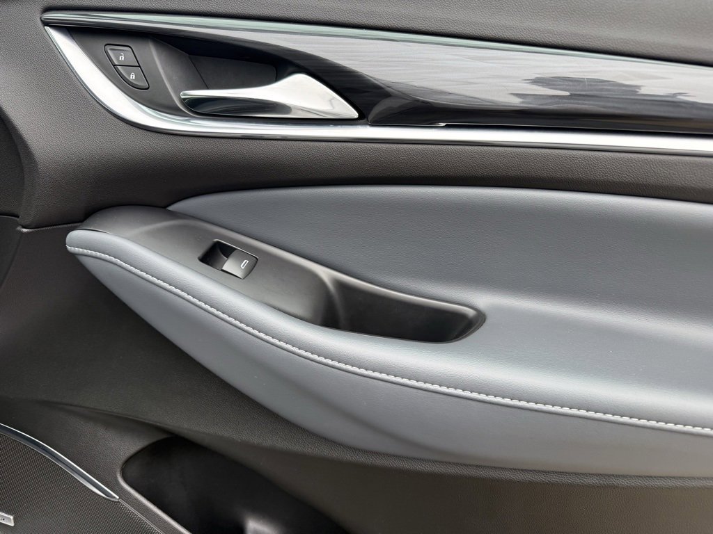 Used 2022 Buick Enclave Premium image 45