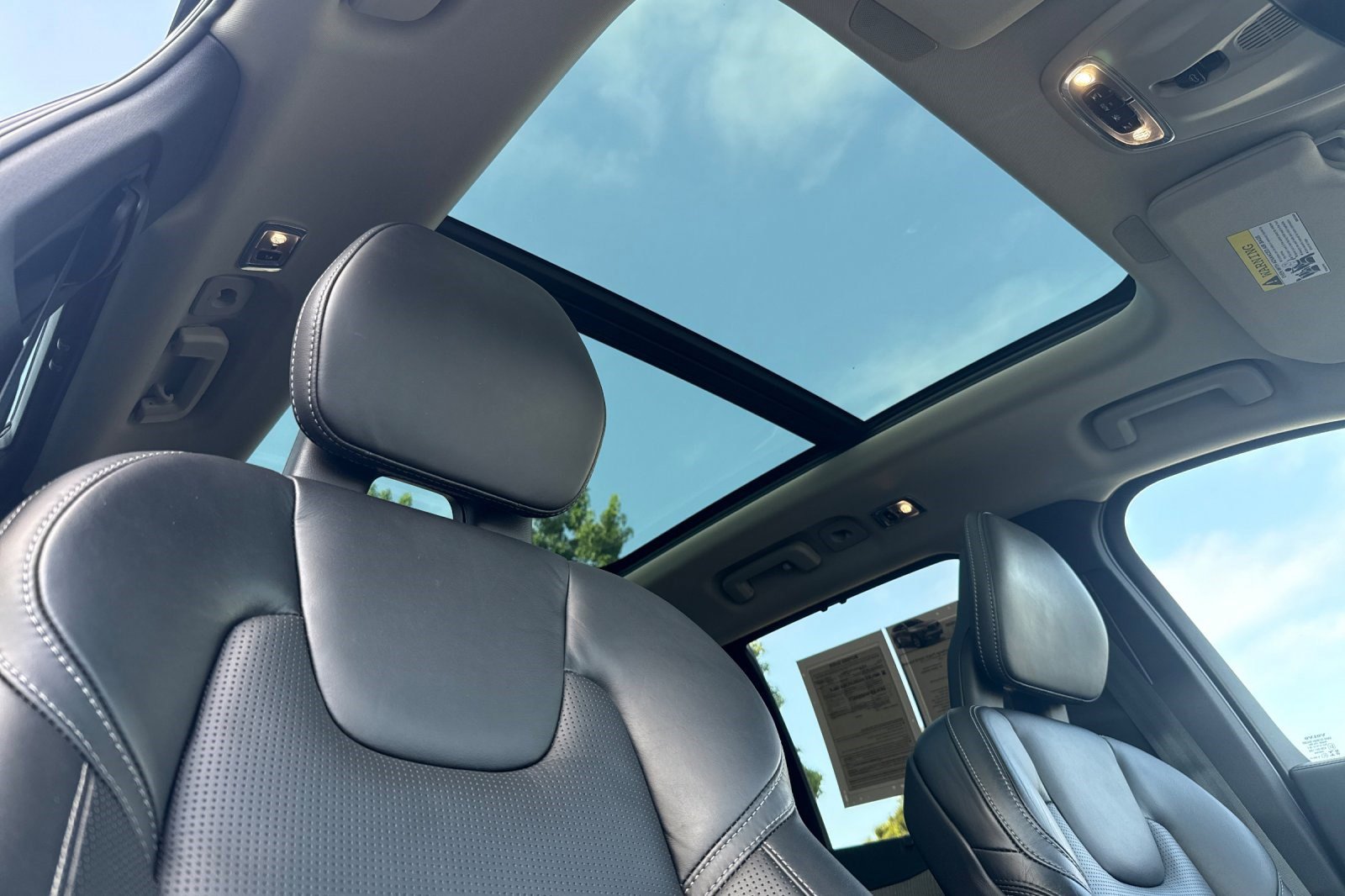 Used 2022 Volvo XC90 T8 Inscription w/ Advanced Package image 21