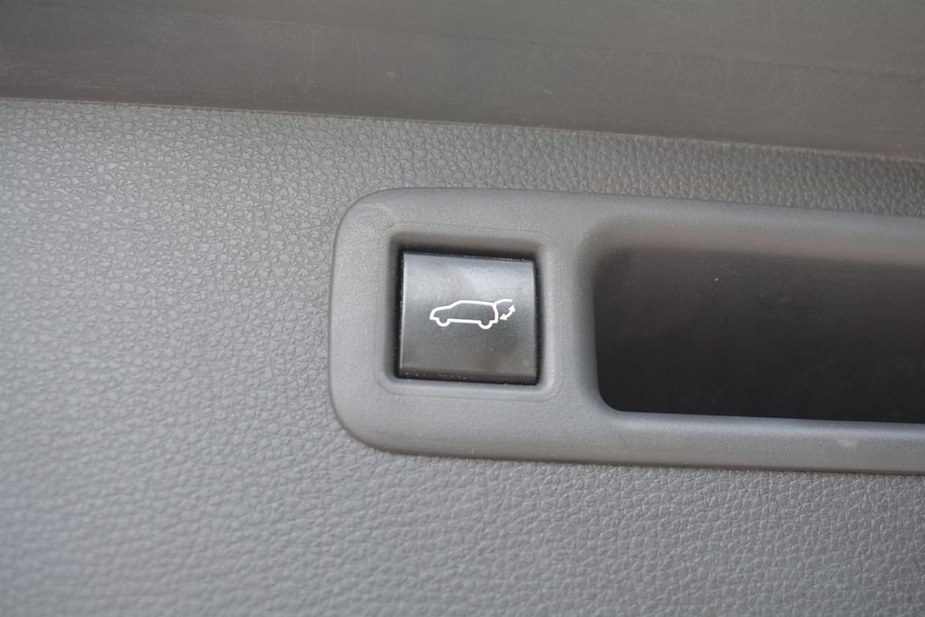 Used 2023 Toyota Highlander XLE AWD/4WD image 27