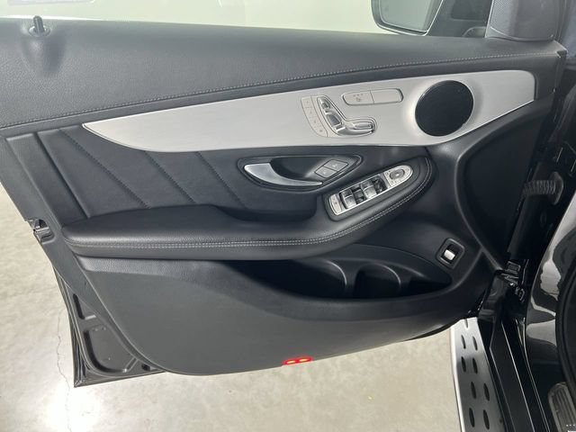 Used 2022 Mercedes-Benz GLC 300 4MATIC Coupe image 23