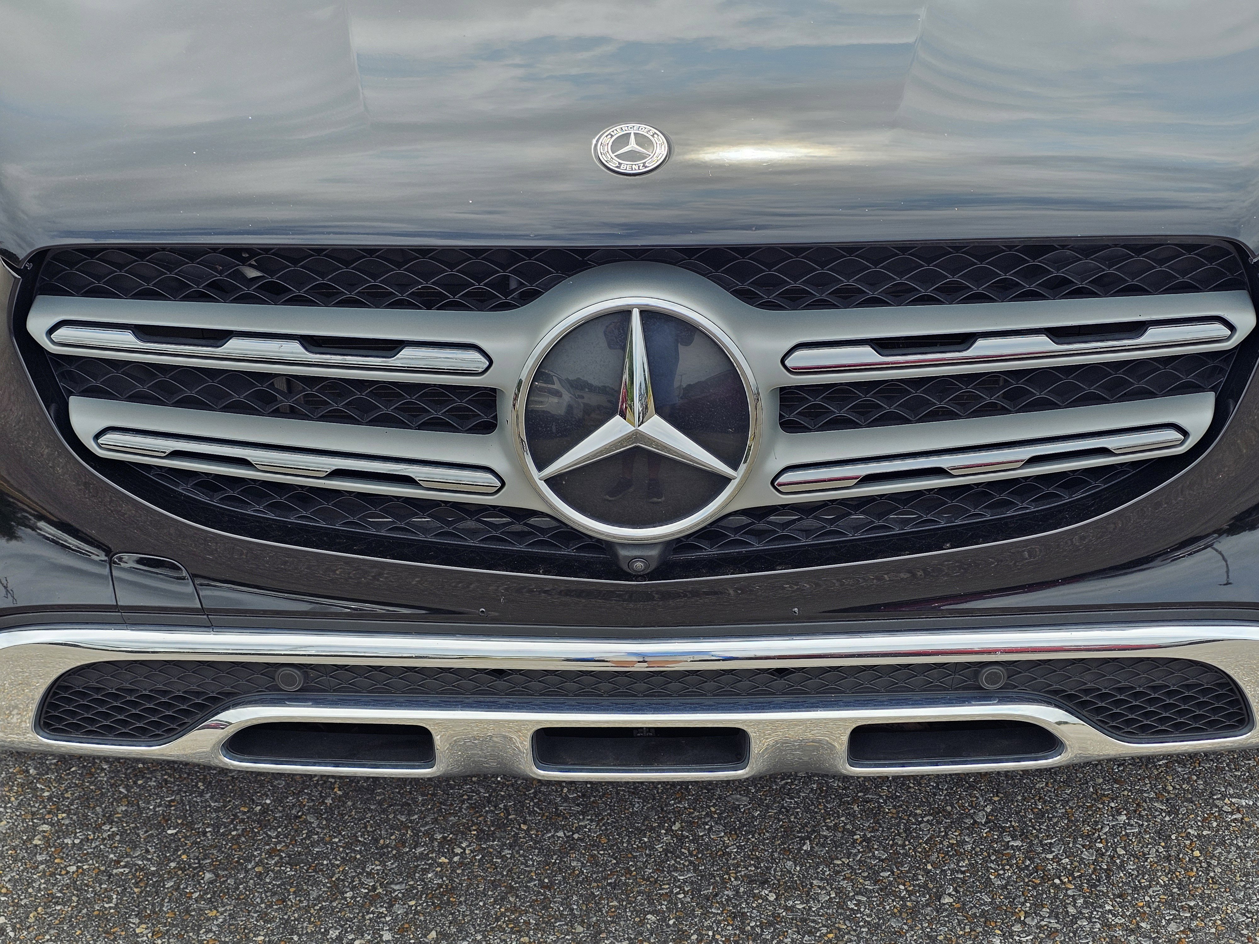 Used 2021 Mercedes-Benz GLC 300 4MATIC image 3