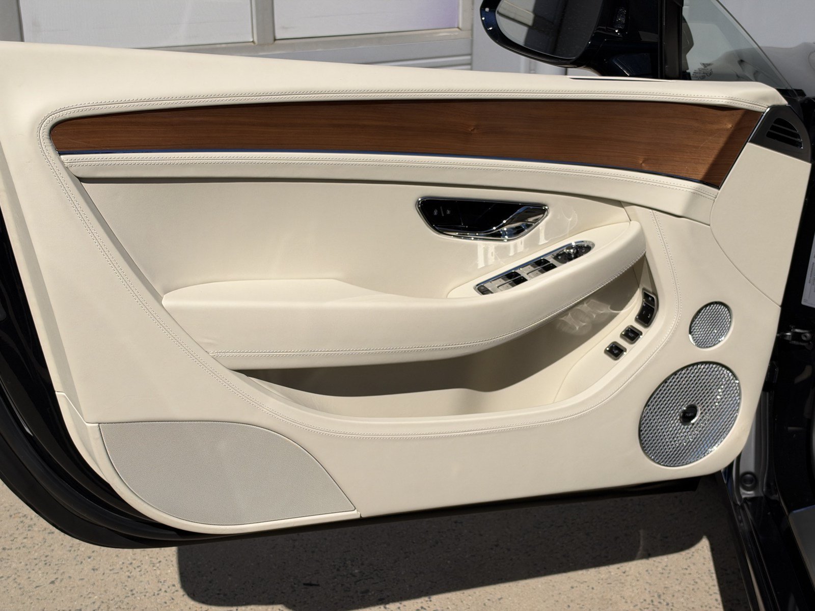 New 2027 Bentley Continental GTC AWD/4WD image 15