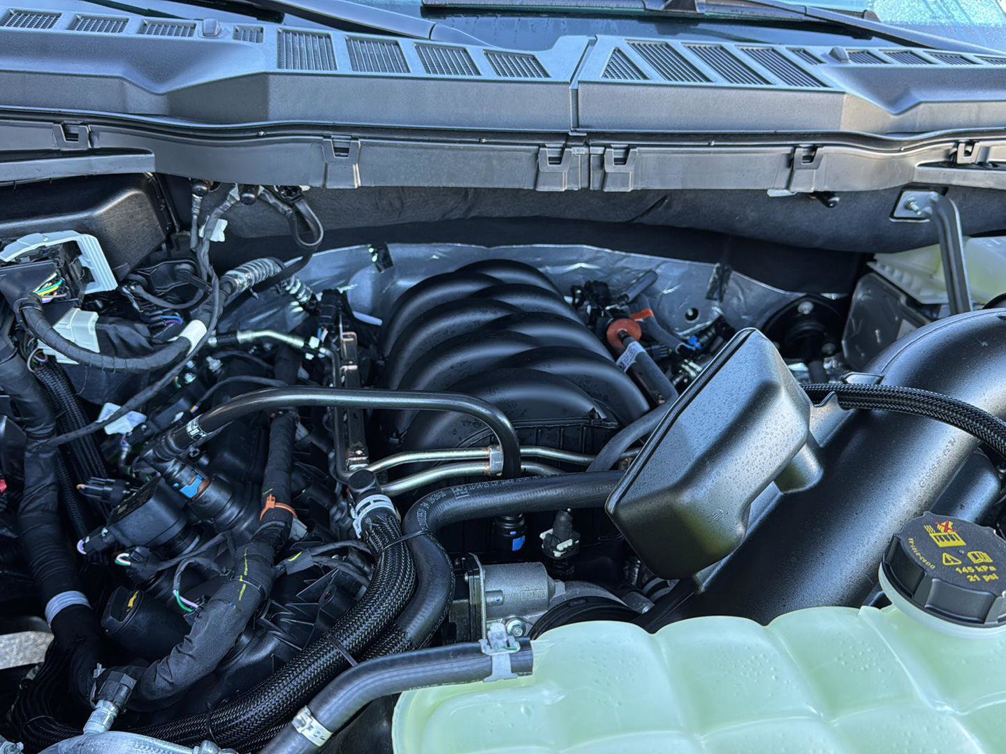 New 2026 Ford F150 Lariat w/ Equipment Group 502A High image 44