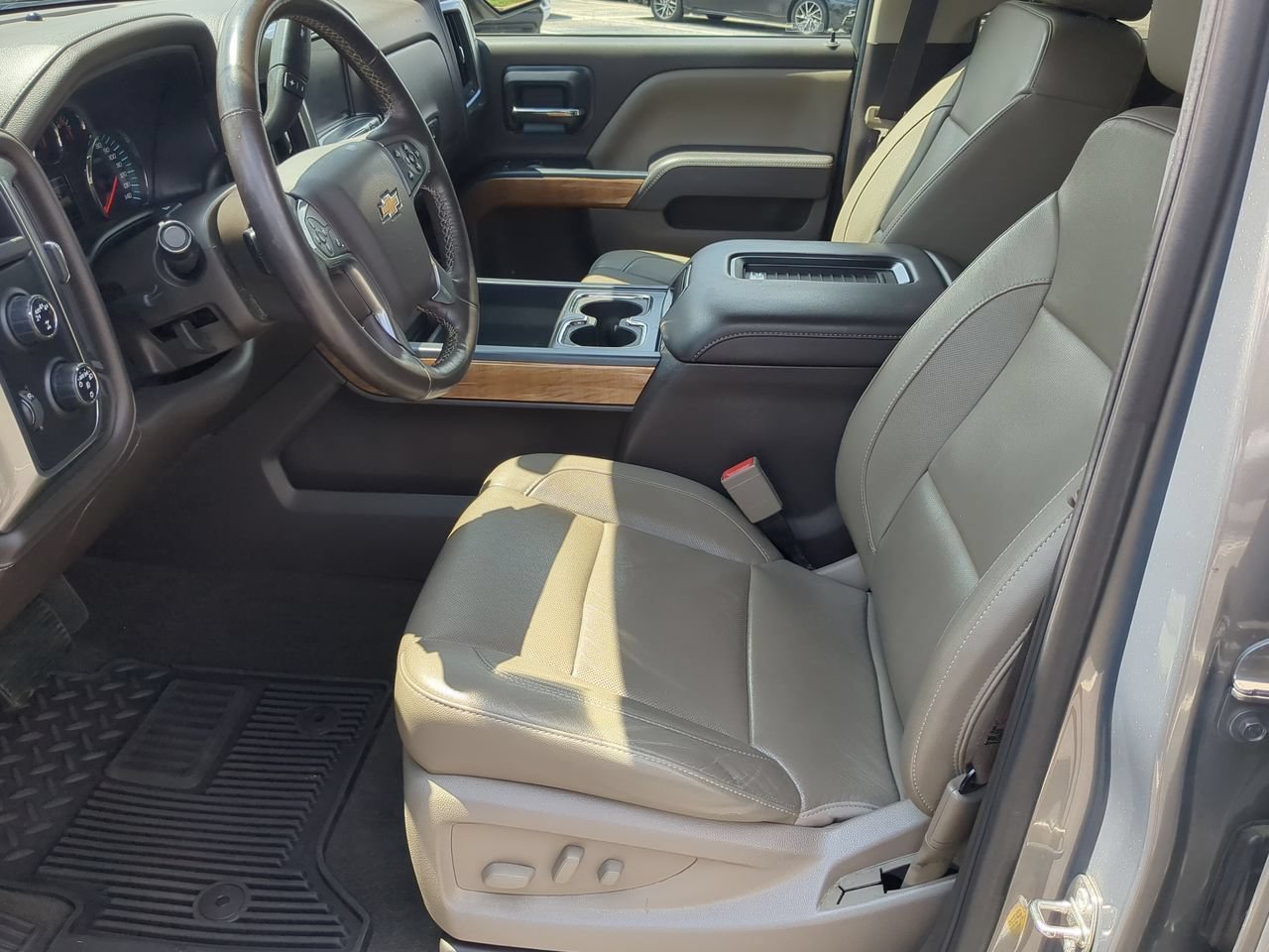 Used 2017 Chevrolet Silverado 1500 LTZ w/ Sport Package AWD/4WD image 18