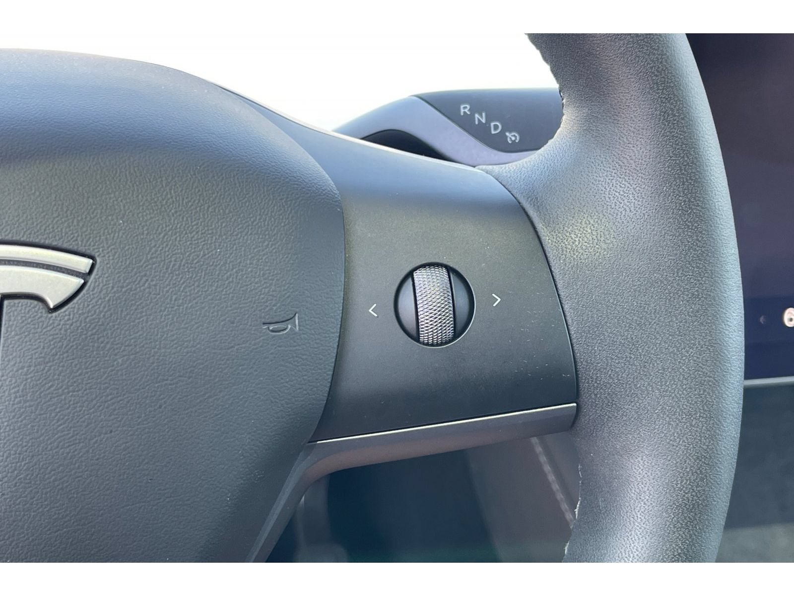 Used 2025 Tesla Model Y Long Range AWD/4WD image 36