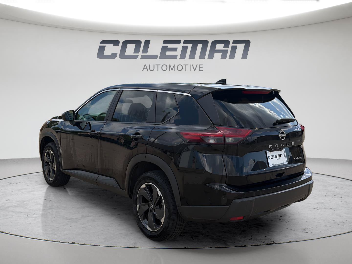Used 2024 Nissan Rogue SV AWD/4WD image 7