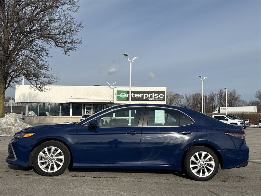 Used 2023 Toyota Camry LE image 5
