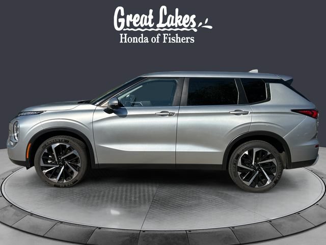 Used 2024 Mitsubishi Outlander SE AWD/4WD image 2