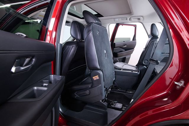 Used 2024 Nissan Pathfinder SL w/ SL Premium Package image 24