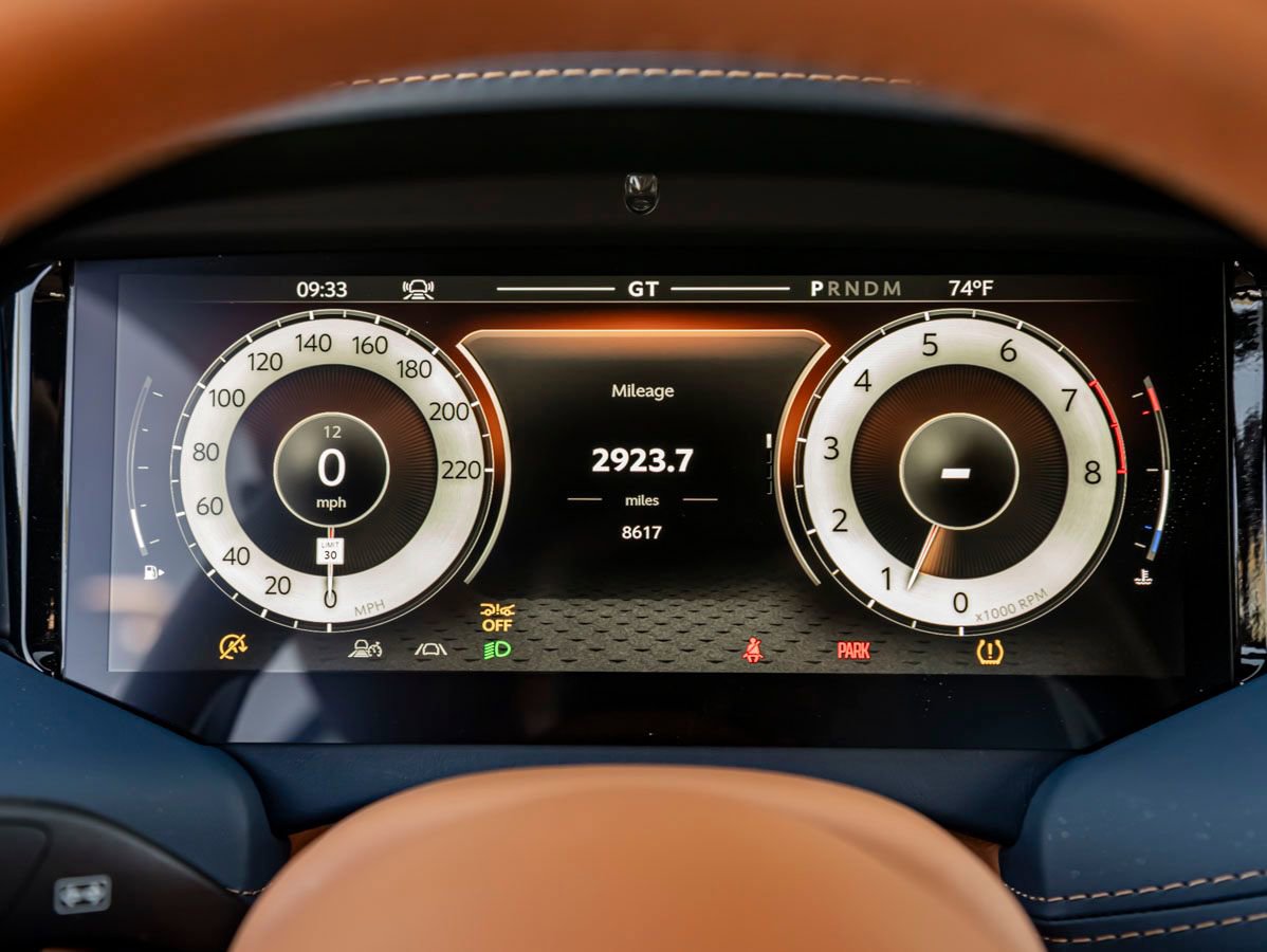 Used 2024 Aston Martin DB12 Coupe RWD image 6