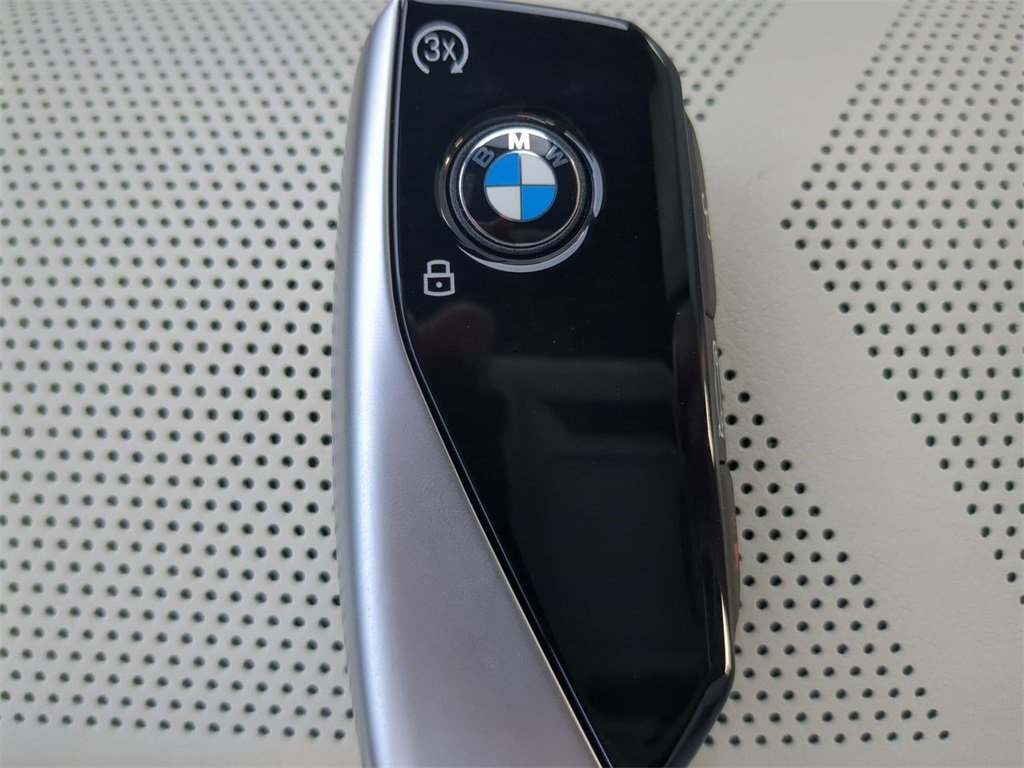 Certified 2023 BMW 760i xDrive w/ Executive Package image 31