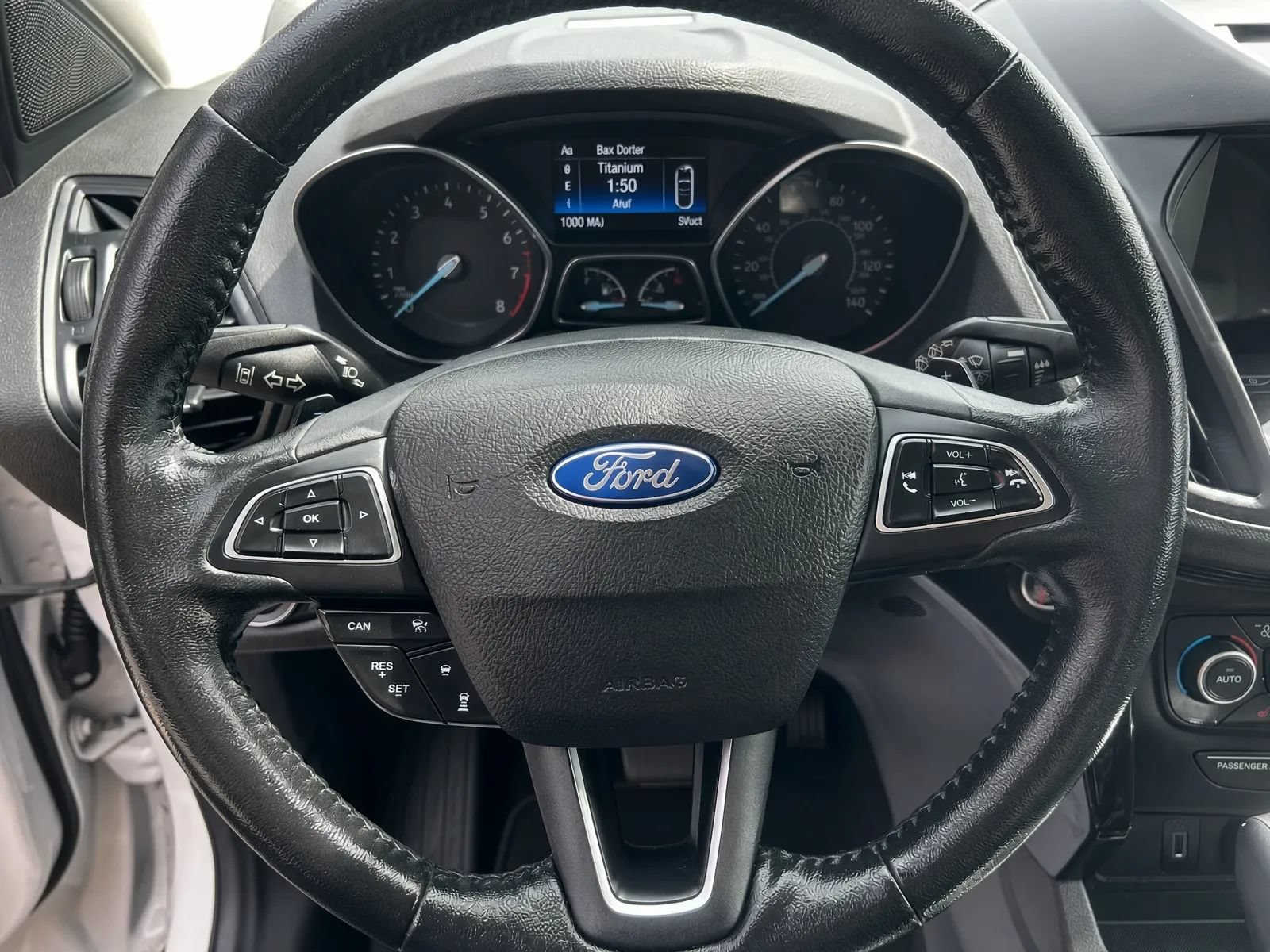 Used 2018 Ford Escape Titanium w/ Ford Safe & Smart Package AWD/4WD image 24