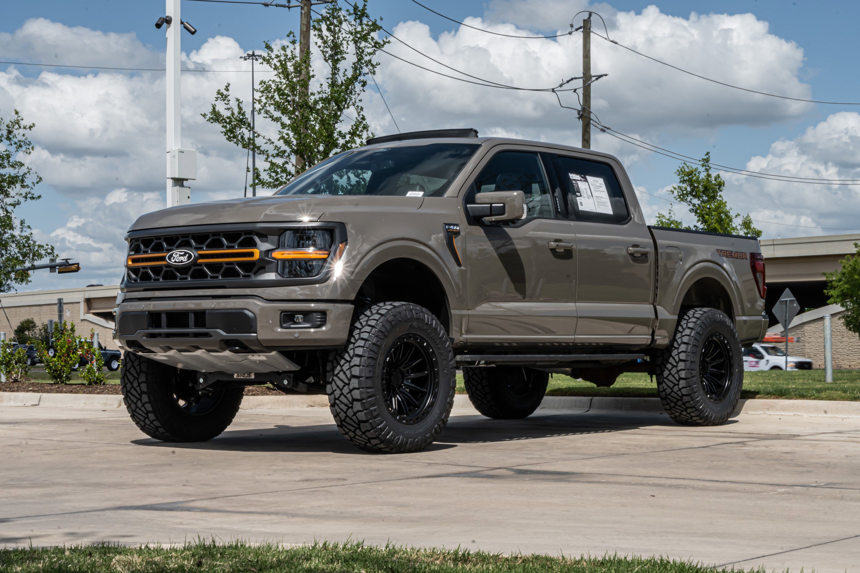 Used 2026 Ford F150 Tremor w/ Equipment Group 402B MID AWD/4WD image 5