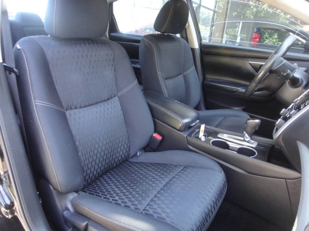 Used 2018 Nissan Altima 2.5 SV FWD image 14