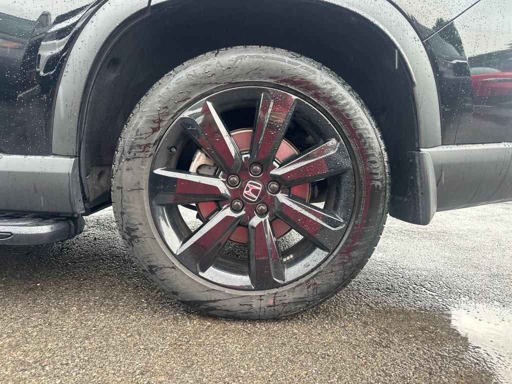 Used 2025 Honda Pilot Black Edition image 9