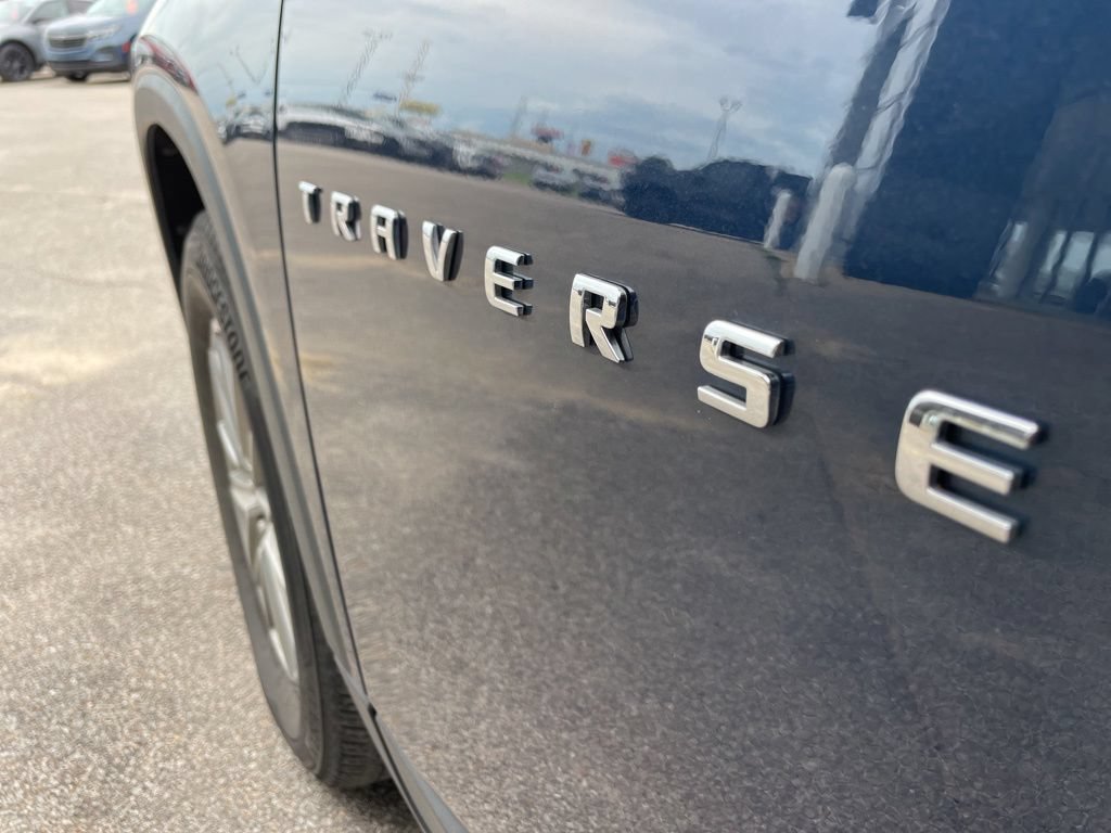 Used 2022 Chevrolet Traverse LT FWD image 13
