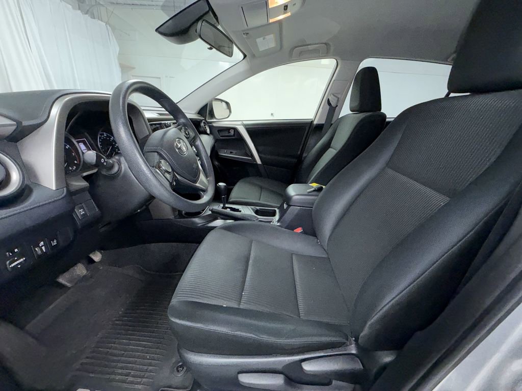Used 2018 Toyota RAV4 LE w/ Carpet Mat Package image 13