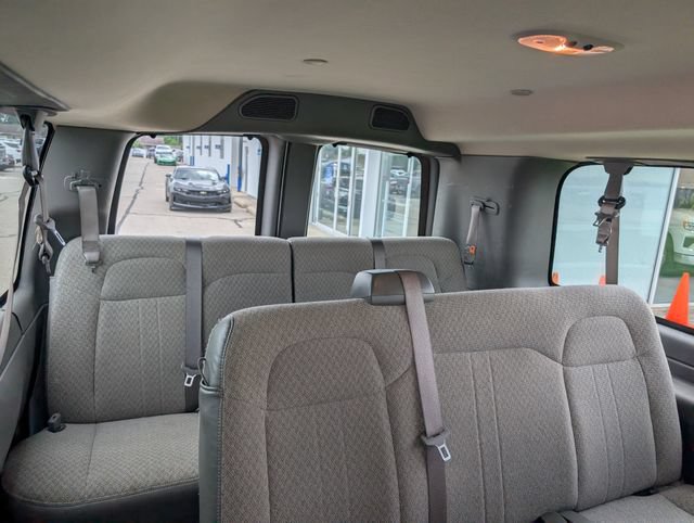 Used 2025 Chevrolet Express 3500 LT w/ LT Preferred Equipment Group RWD image 8