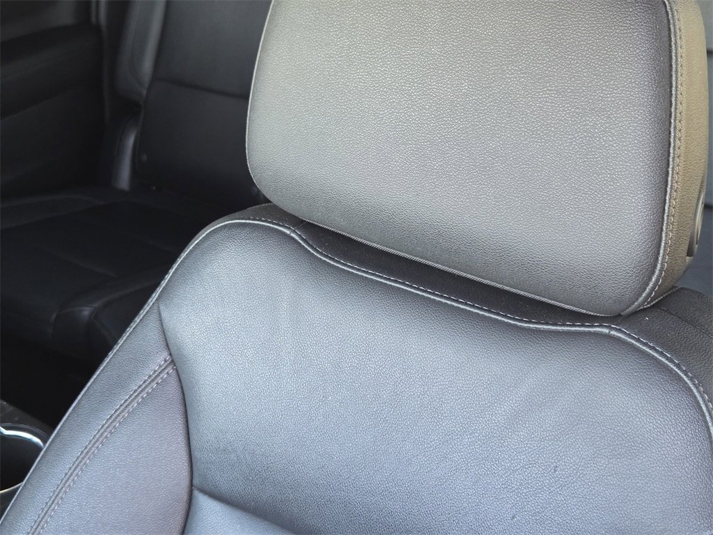 Used 2023 Chevrolet Suburban LT image 10