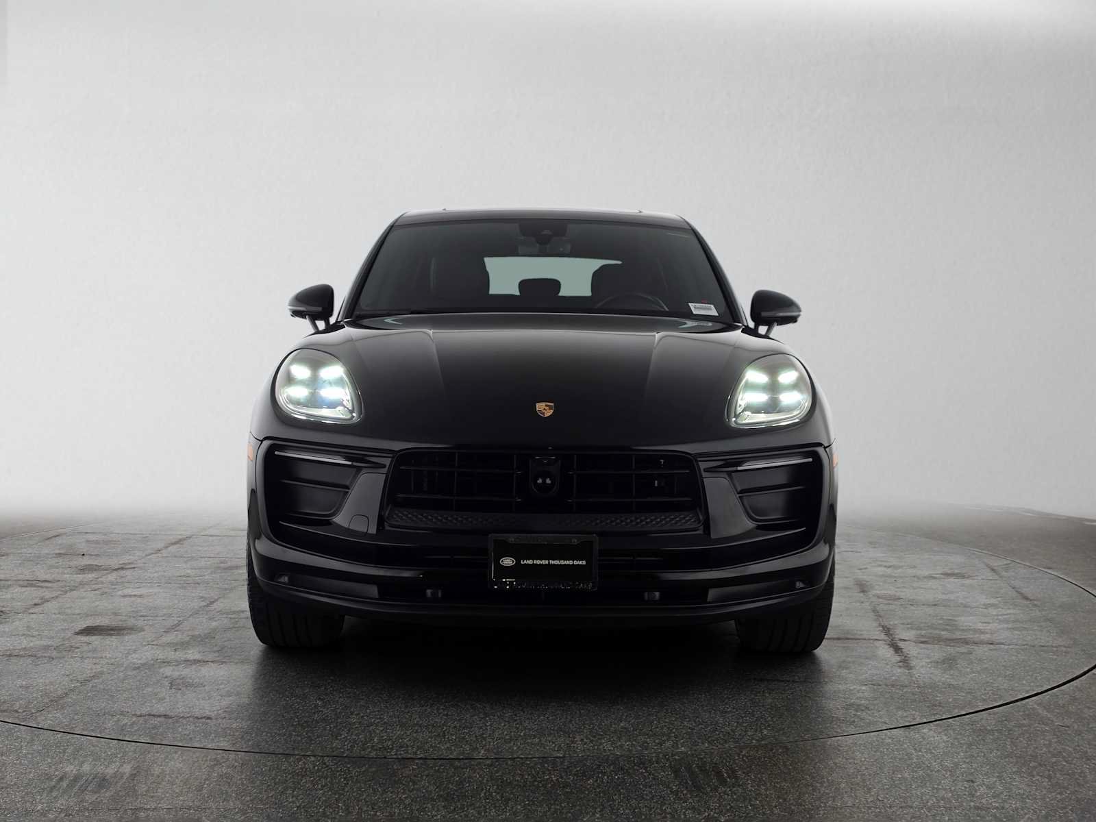 Used 2024 Porsche Macan AWD/4WD image 8