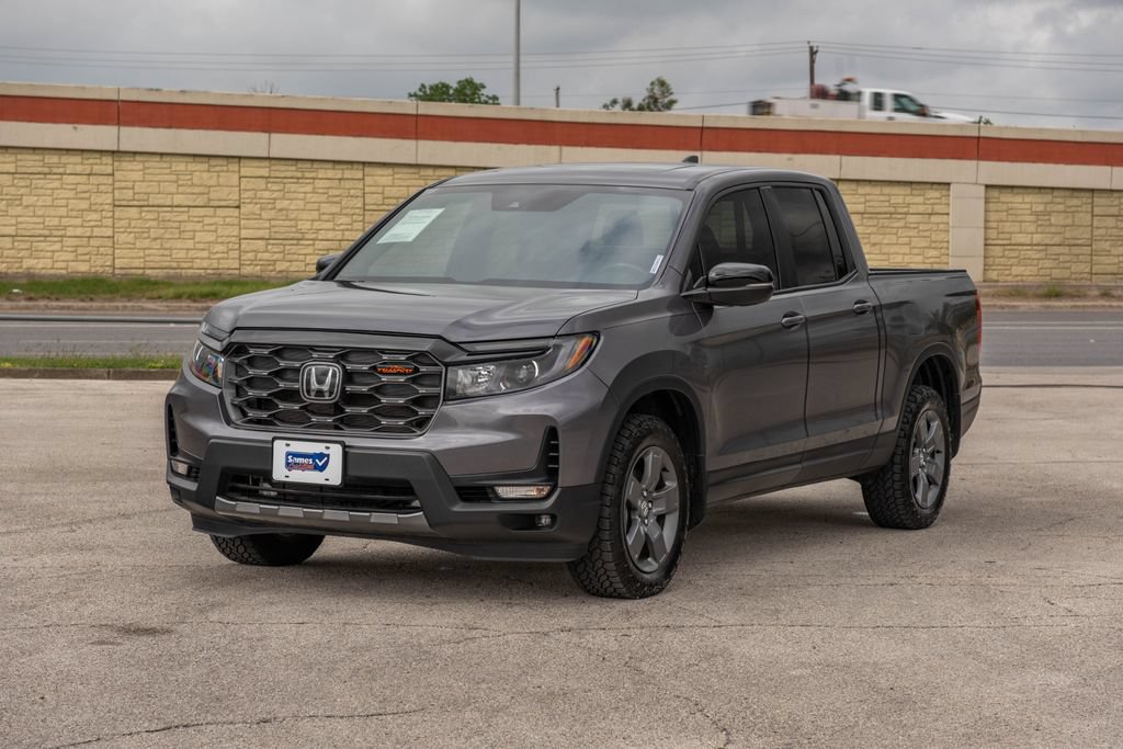 Used 2025 Honda Ridgeline TrailSport image 3