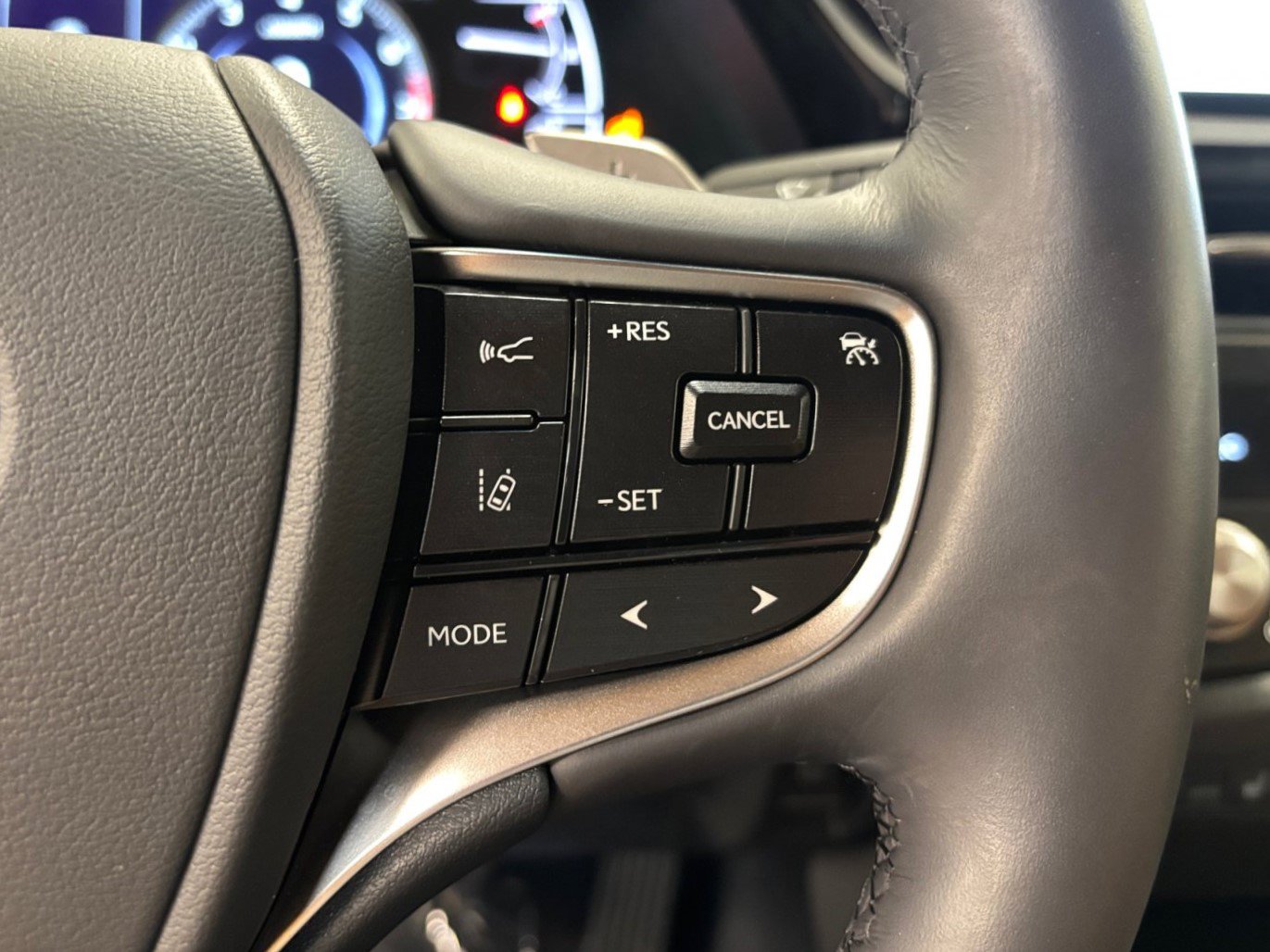 Used 2024 Lexus ES 250 w/ Premium Package AWD/4WD image 34