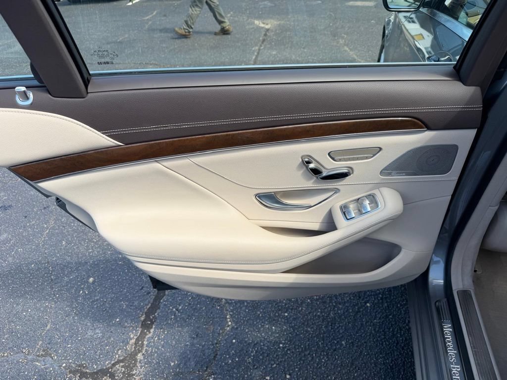 Used 2014 Mercedes-Benz S 550 Sedan image 16