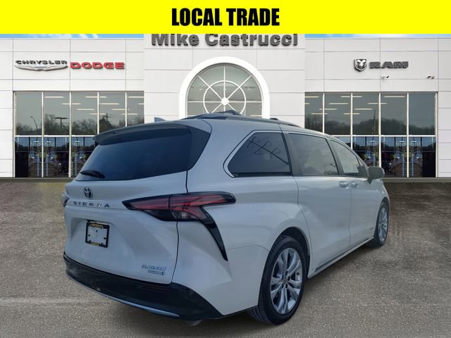Used 2021 Toyota Sienna Platinum image 4