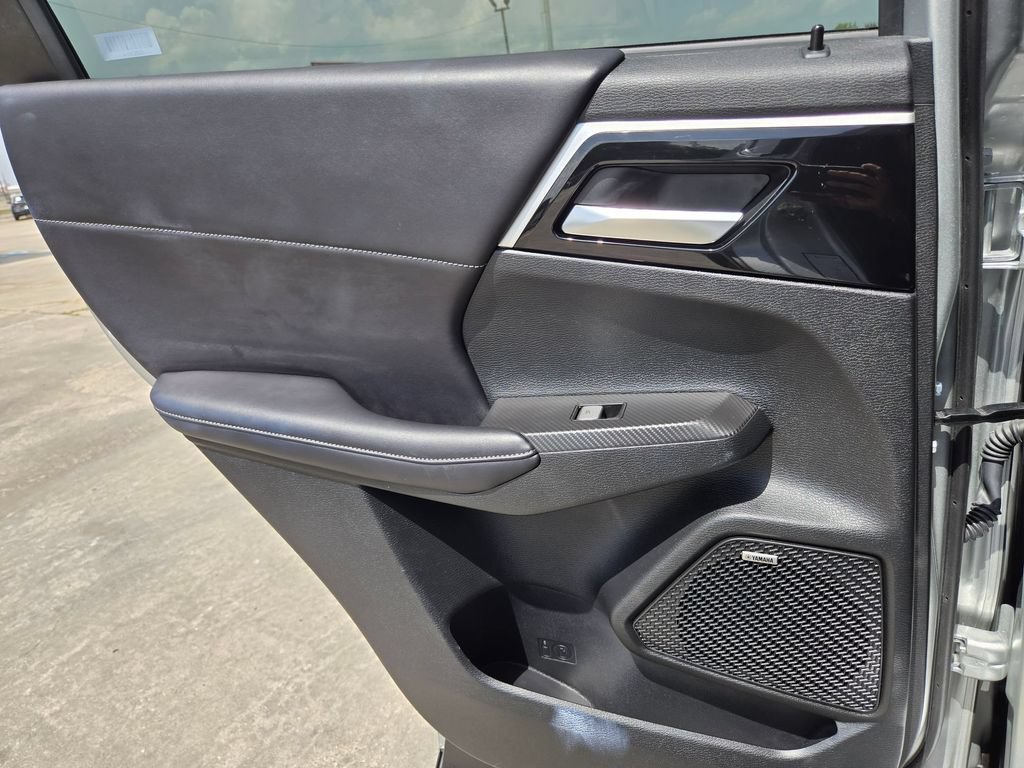 Used 2025 Mitsubishi Outlander SE AWD/4WD image 28
