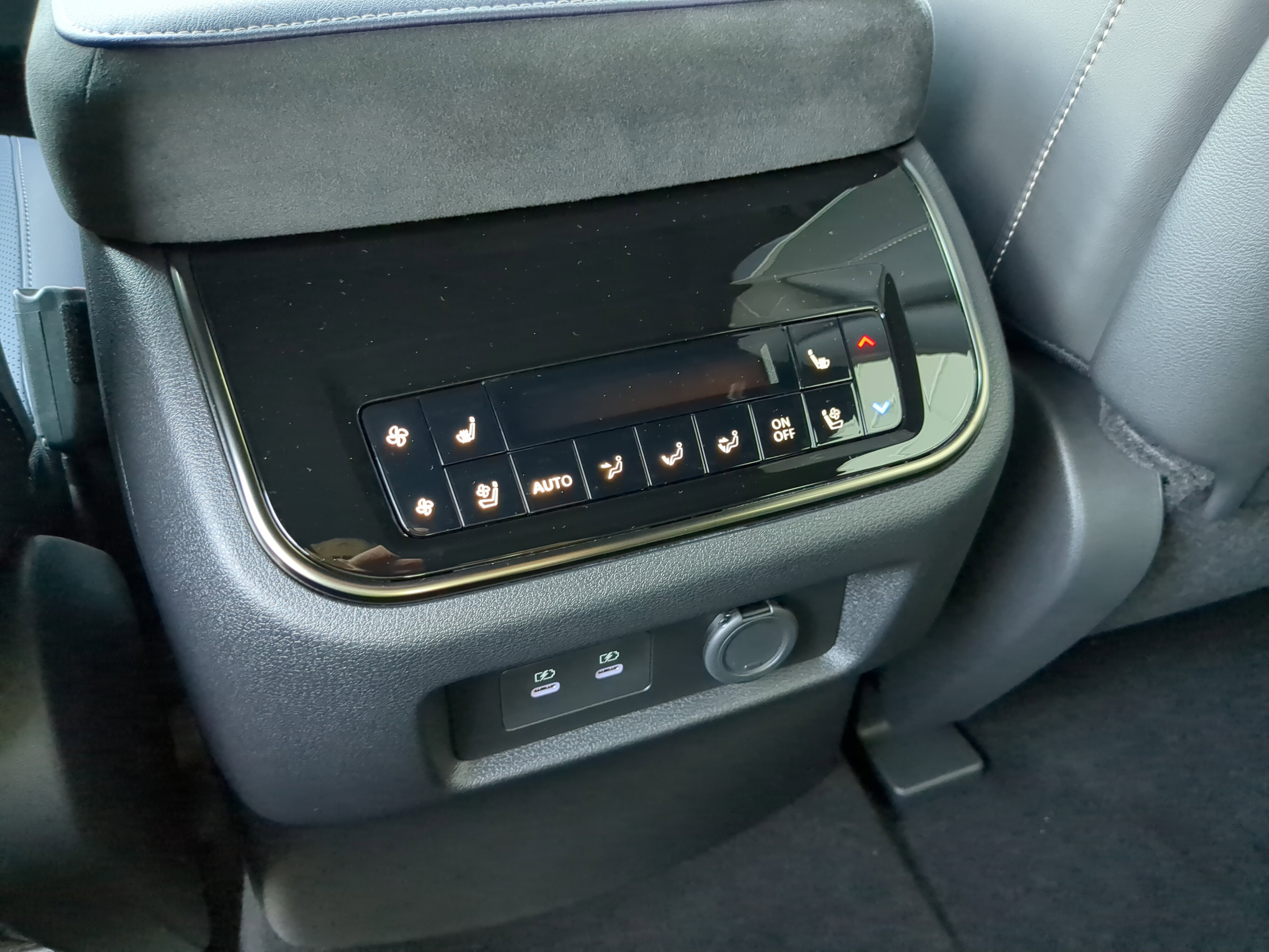 New 2026 INFINITI QX80 4WD w/ Sport Exterior Package image 15