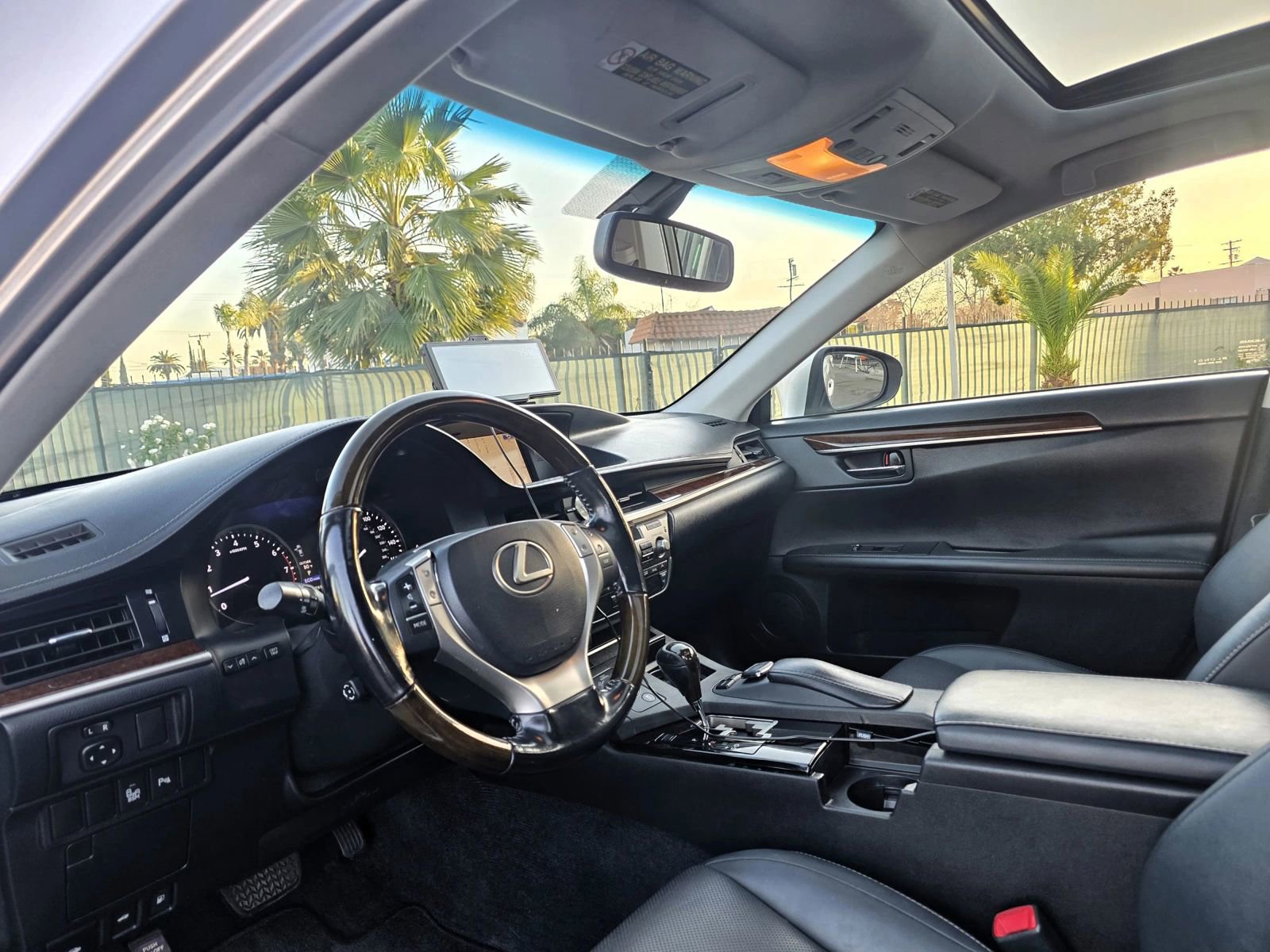 Used 2015 Lexus ES 350 w/ Premium Package image 5