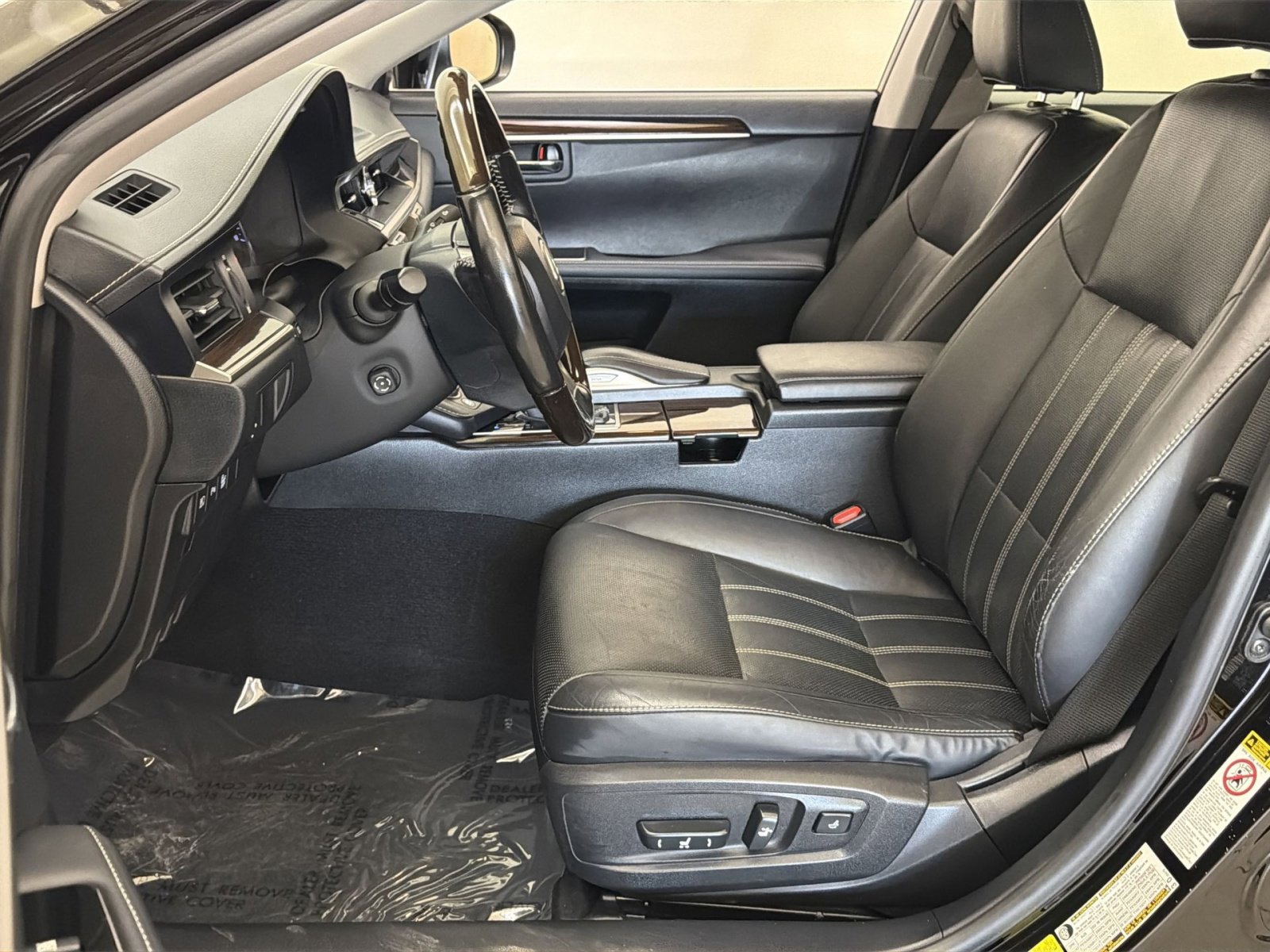 Used 2017 Lexus ES 300h w/ Luxury Package FWD image 14