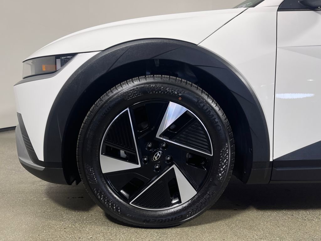 Certified 2025 Hyundai Ioniq 5 SEL image 11