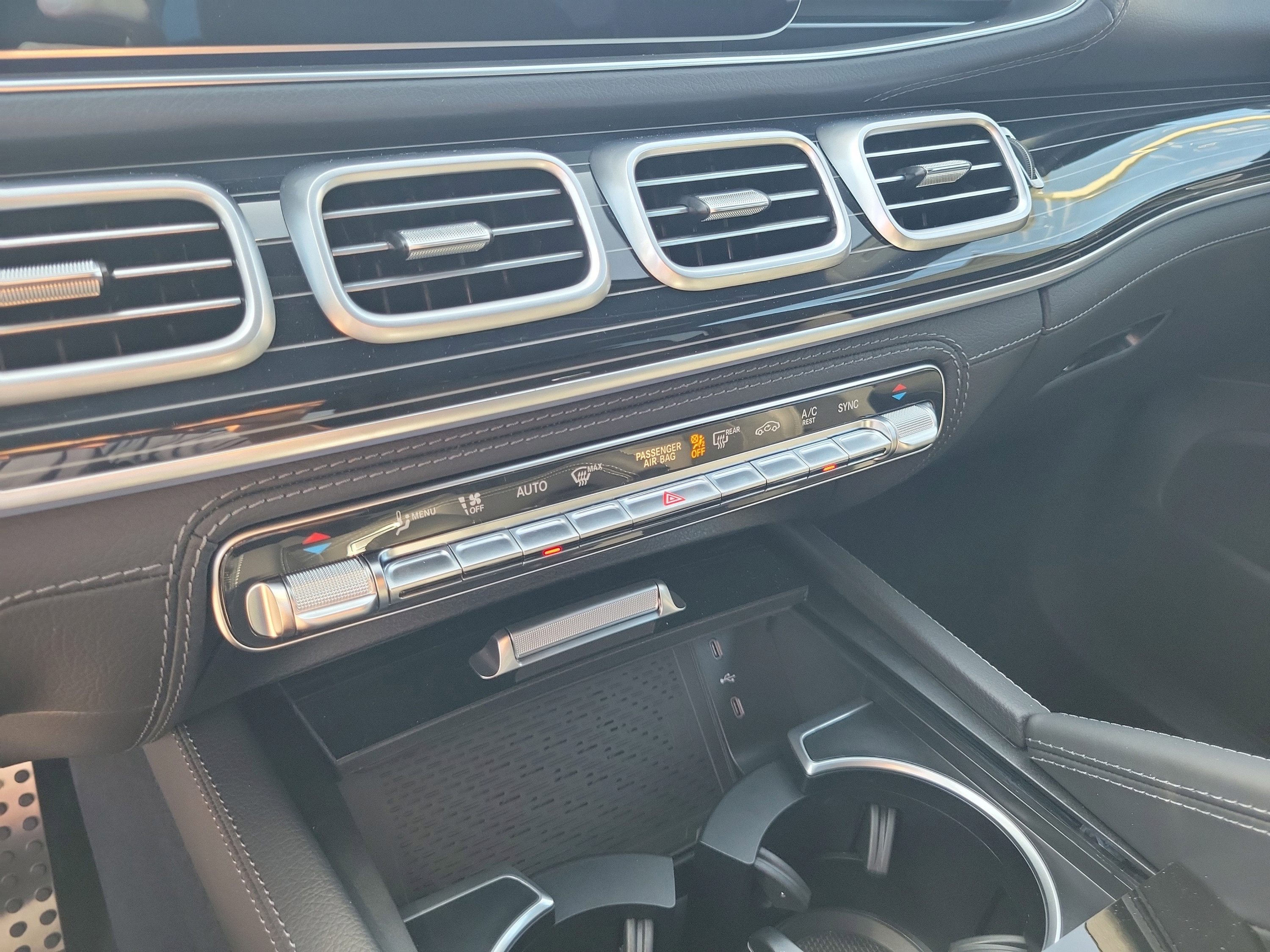 New 2026 Mercedes-Benz GLE 53 AMG 4MATIC image 13
