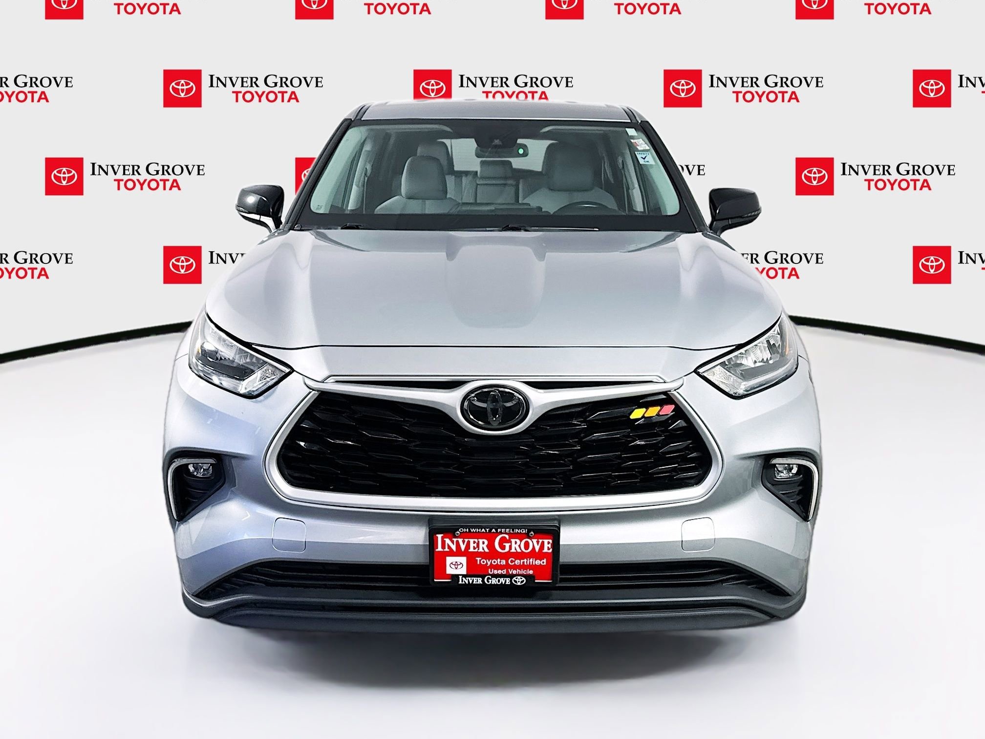 Used 2020 Toyota Highlander LE image 2