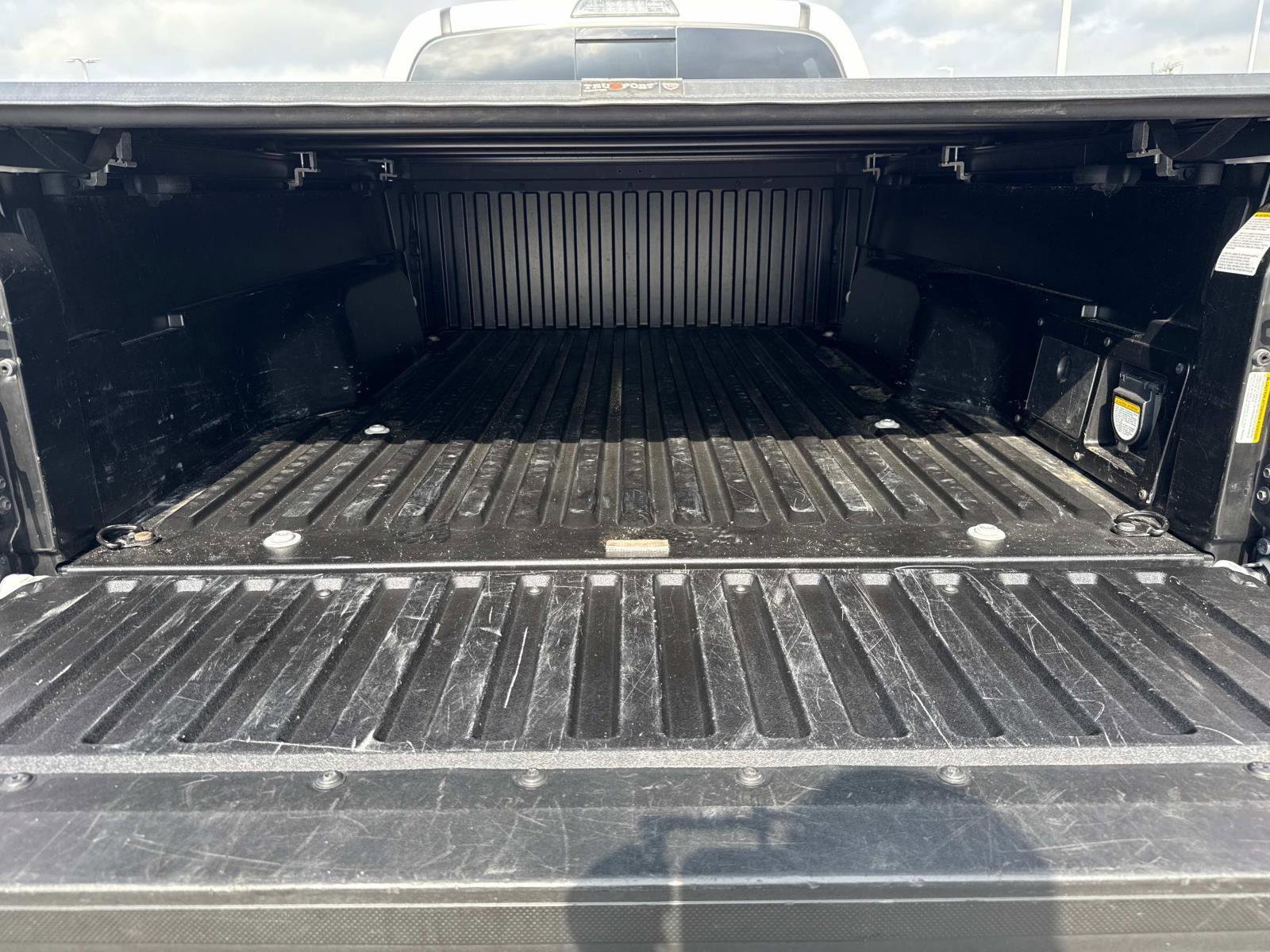 Used 2022 Toyota Tacoma TRD Off-Road image 20