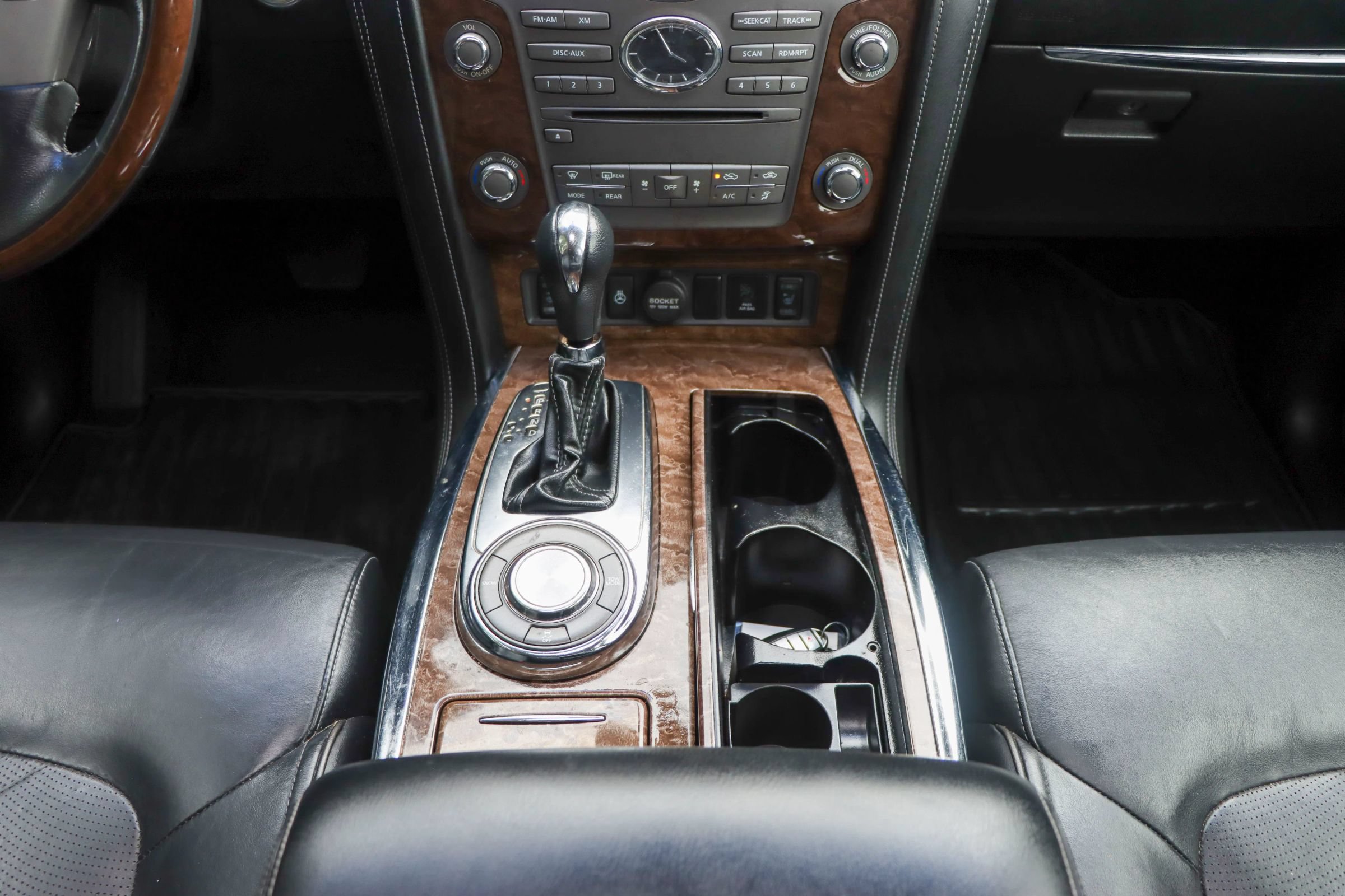 Used 2016 INFINITI QX80 2WD image 31