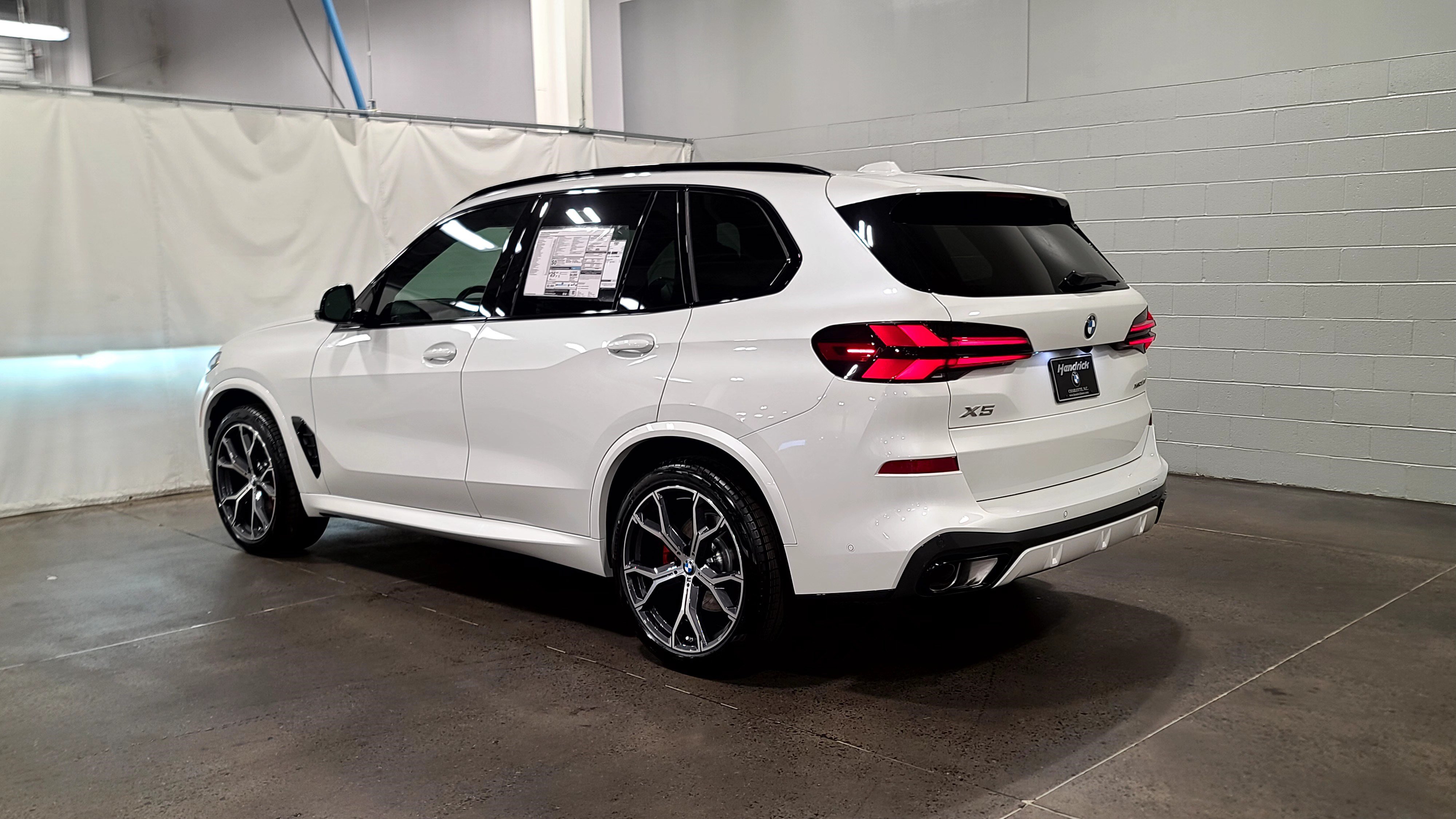 Used 2026 BMW X5 xDrive40i w/ M Sport Package AWD/4WD image 6