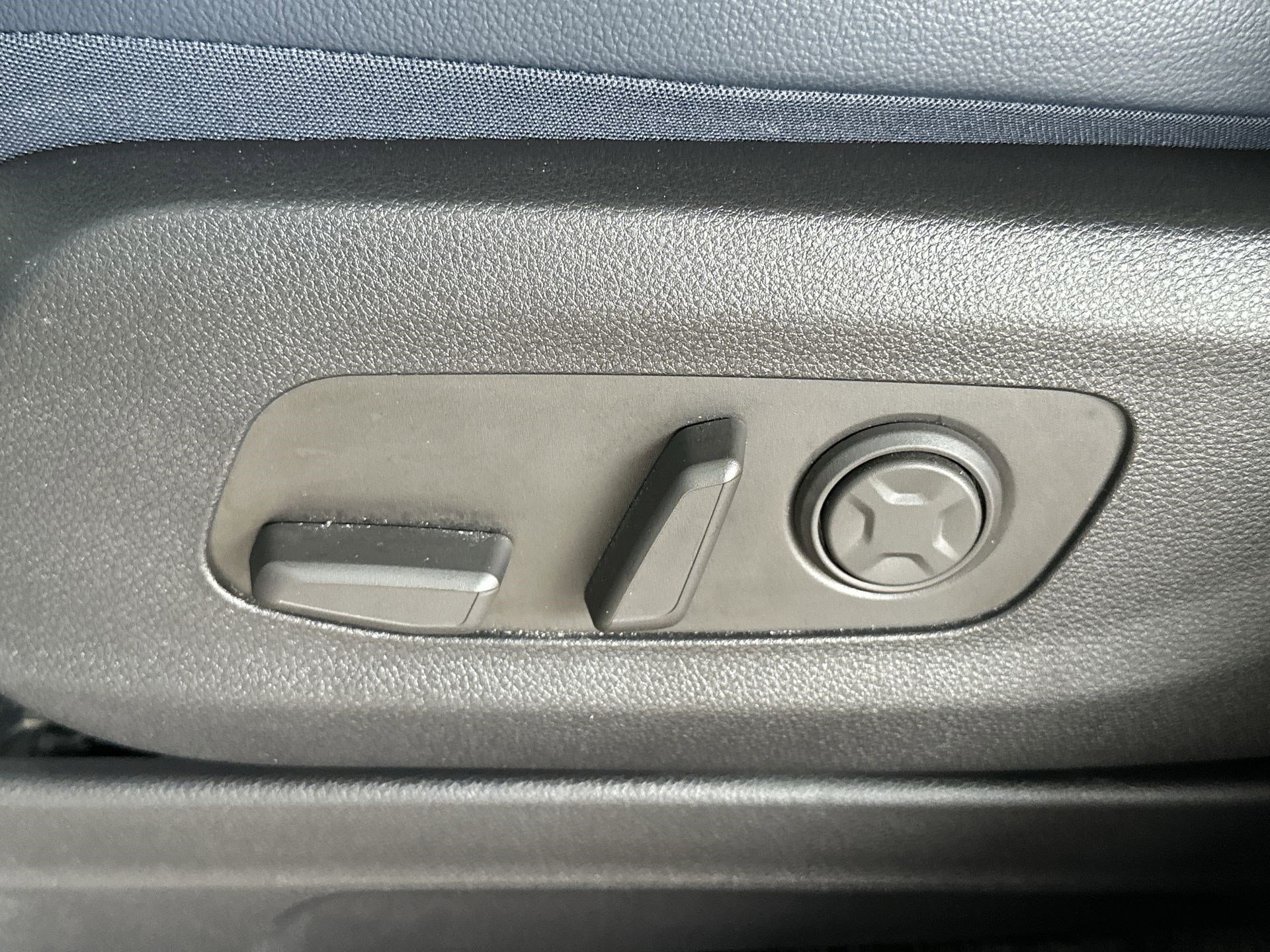 Used 2025 Kia Carnival SX Prestige image 14