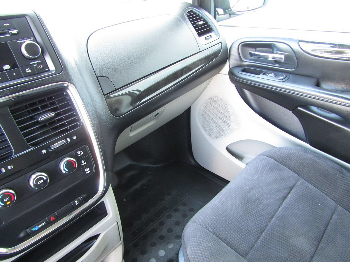 Used 2013 RAM C/V Tradesman FWD image 17