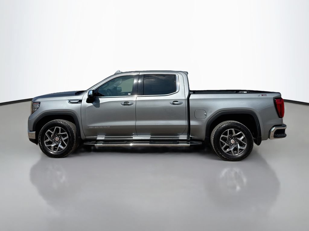 Used 2023 GMC Sierra 1500 SLT AWD/4WD image 4