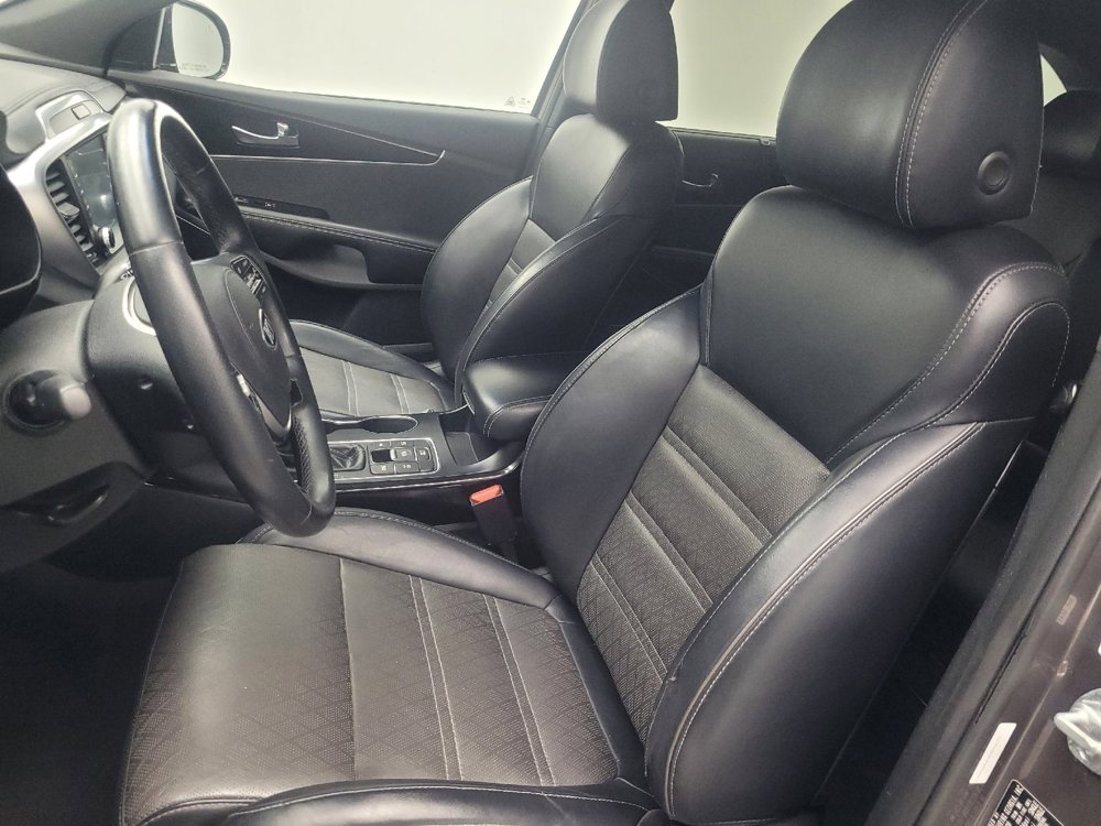 Used 2019 Kia Sorento SX image 17