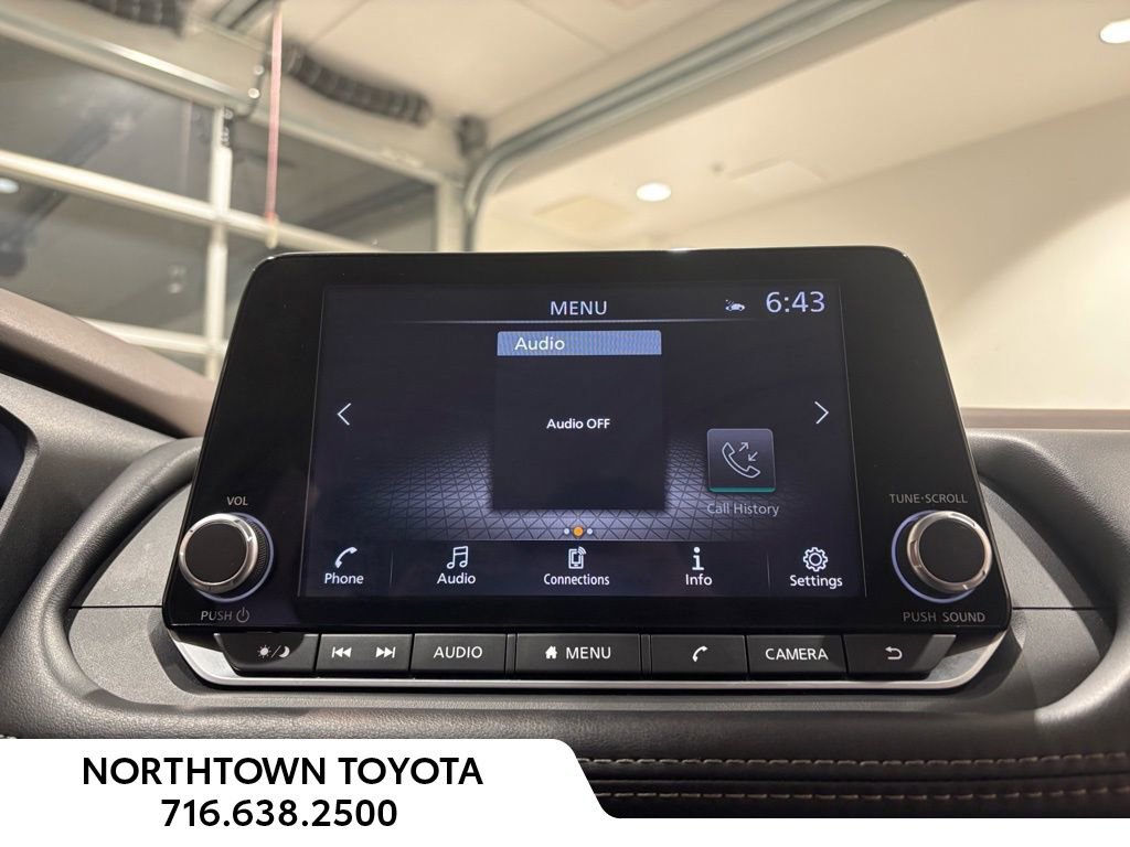 Used 2023 Nissan Rogue SV image 9