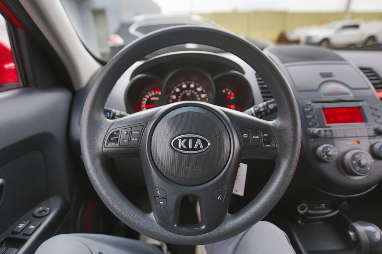 Used 2010 Kia Soul + w/ Audio Pkg image 6