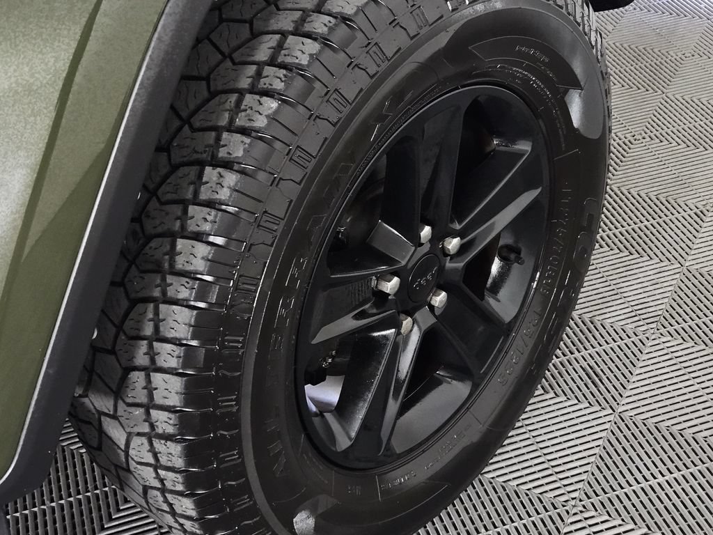 Used 2022 Jeep Wrangler Unlimited Sahara AWD/4WD image 6