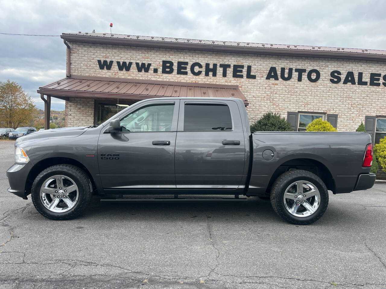 Used 2017 RAM 1500 Express w/ Express Value Package image 1